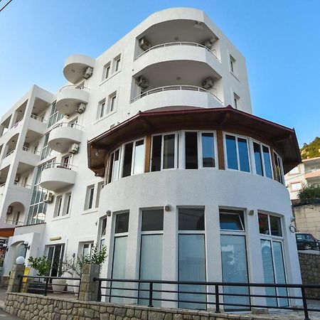 Hotel Galeb Canj Exterior photo