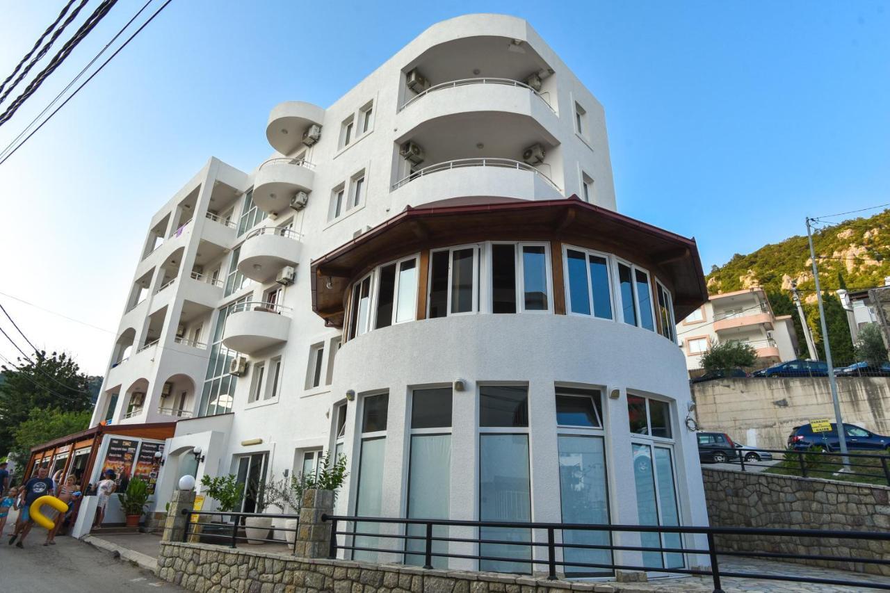 Hotel Galeb Canj Exterior photo